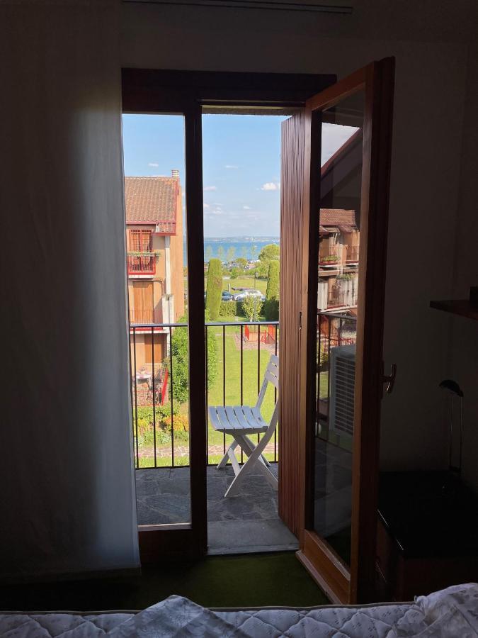 Splendid Lake View A Few Steps From The Castle Sirmione Bagian luar foto